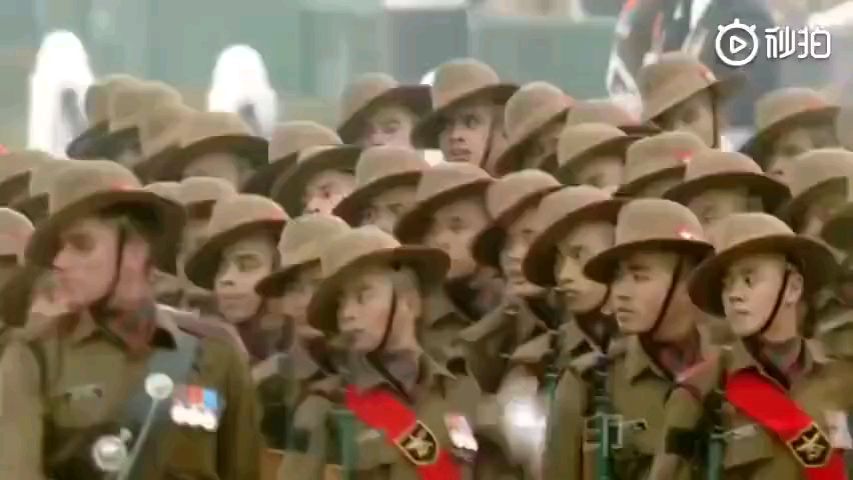美网友剪辑的各国阅兵对比
